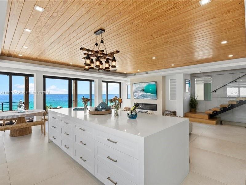 LARGO BEACH - Residential