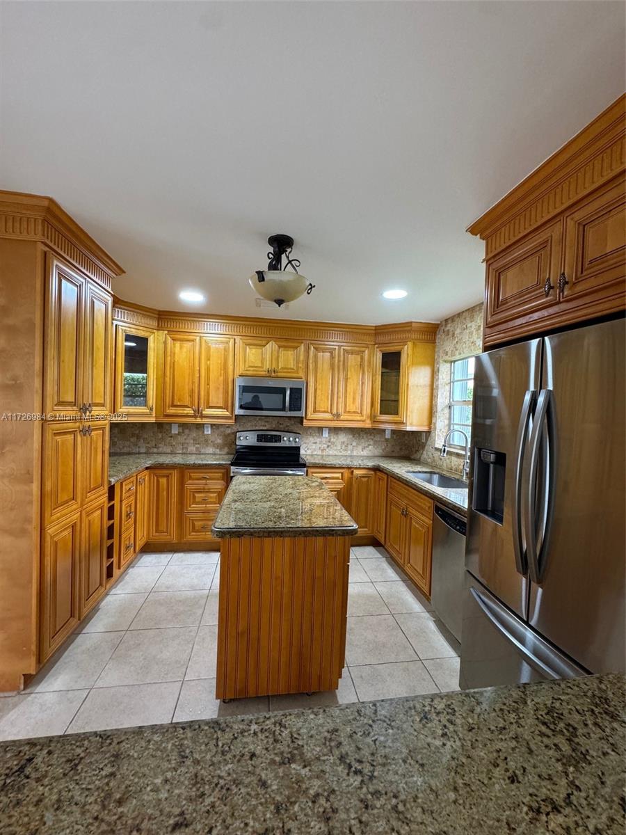 LITTLE PLANTATIONS OF MIA - Residential Lease