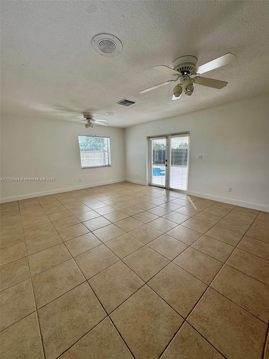 LITTLE PLANTATIONS OF MIA - Residential Lease