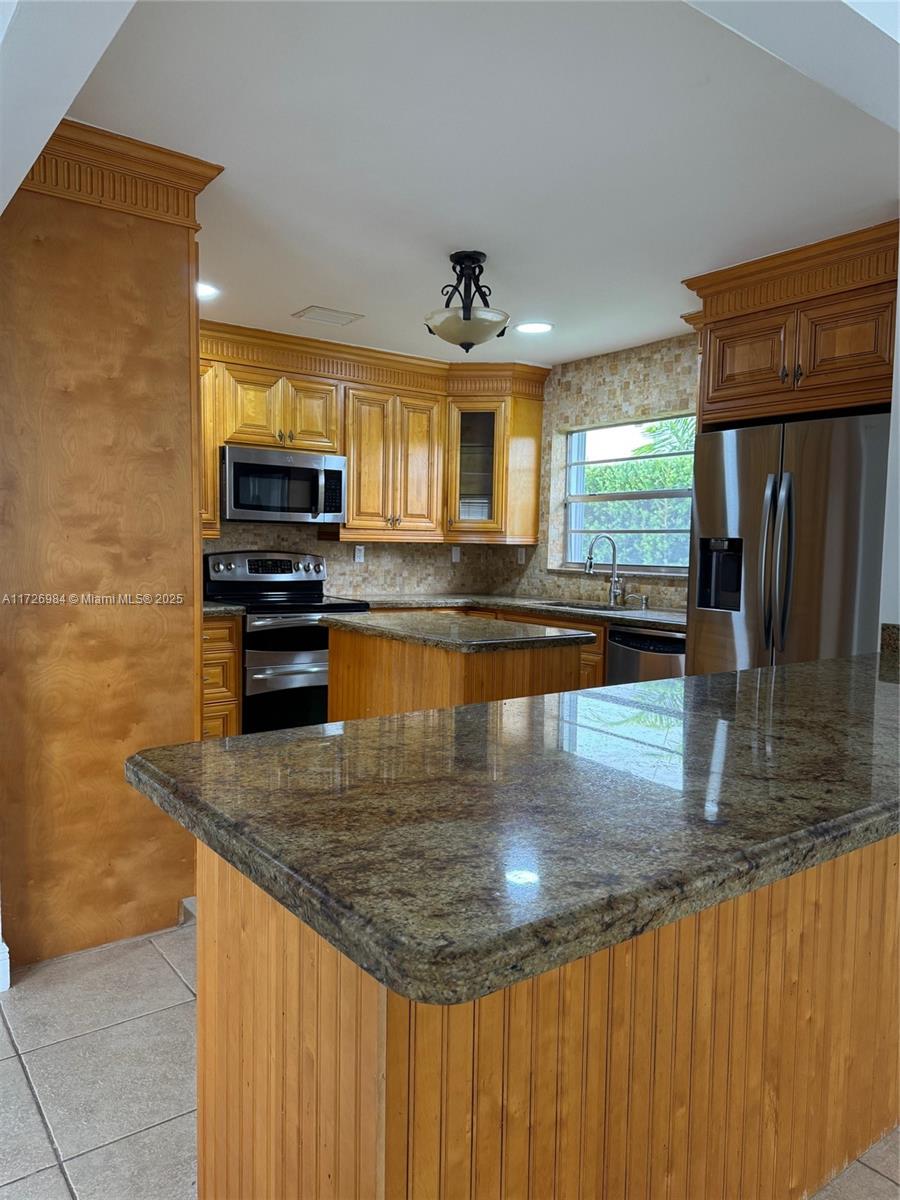 LITTLE PLANTATIONS OF MIA - Residential Lease