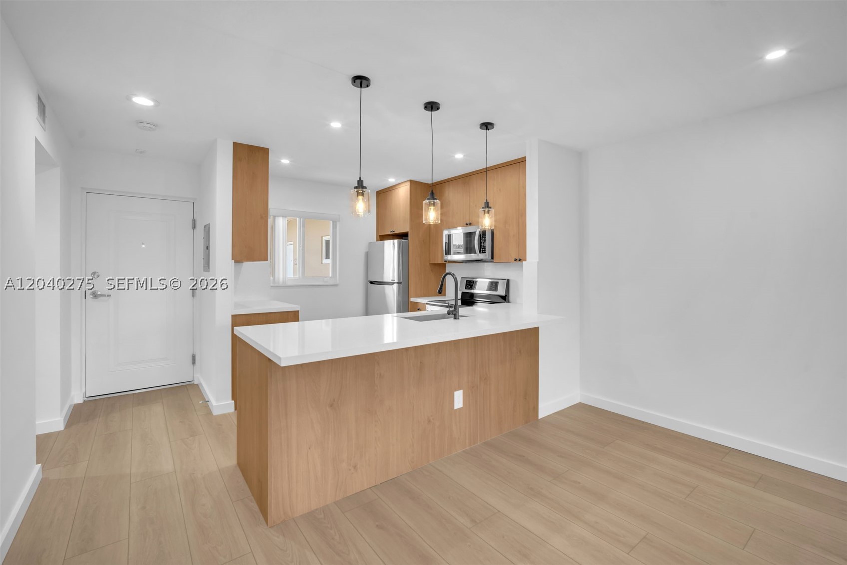 VILLAGE OF KINGS CREEK CO - Residential