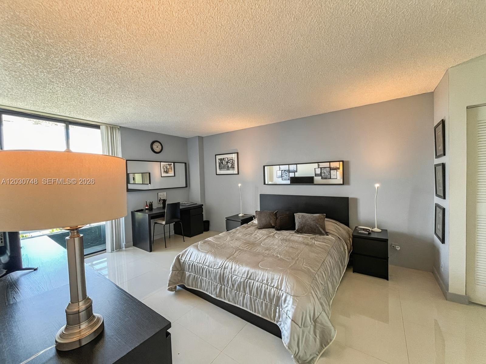 PARC CENTRAL AVENTURA EAS - Residential Lease