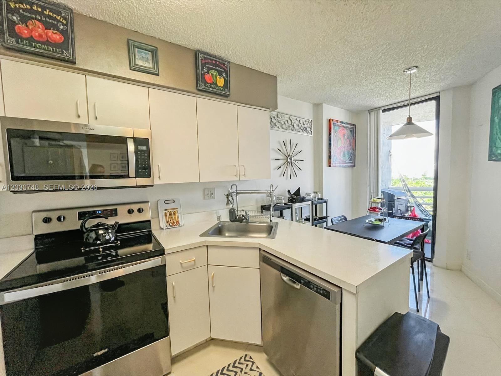 PARC CENTRAL AVENTURA EAS - Residential Lease