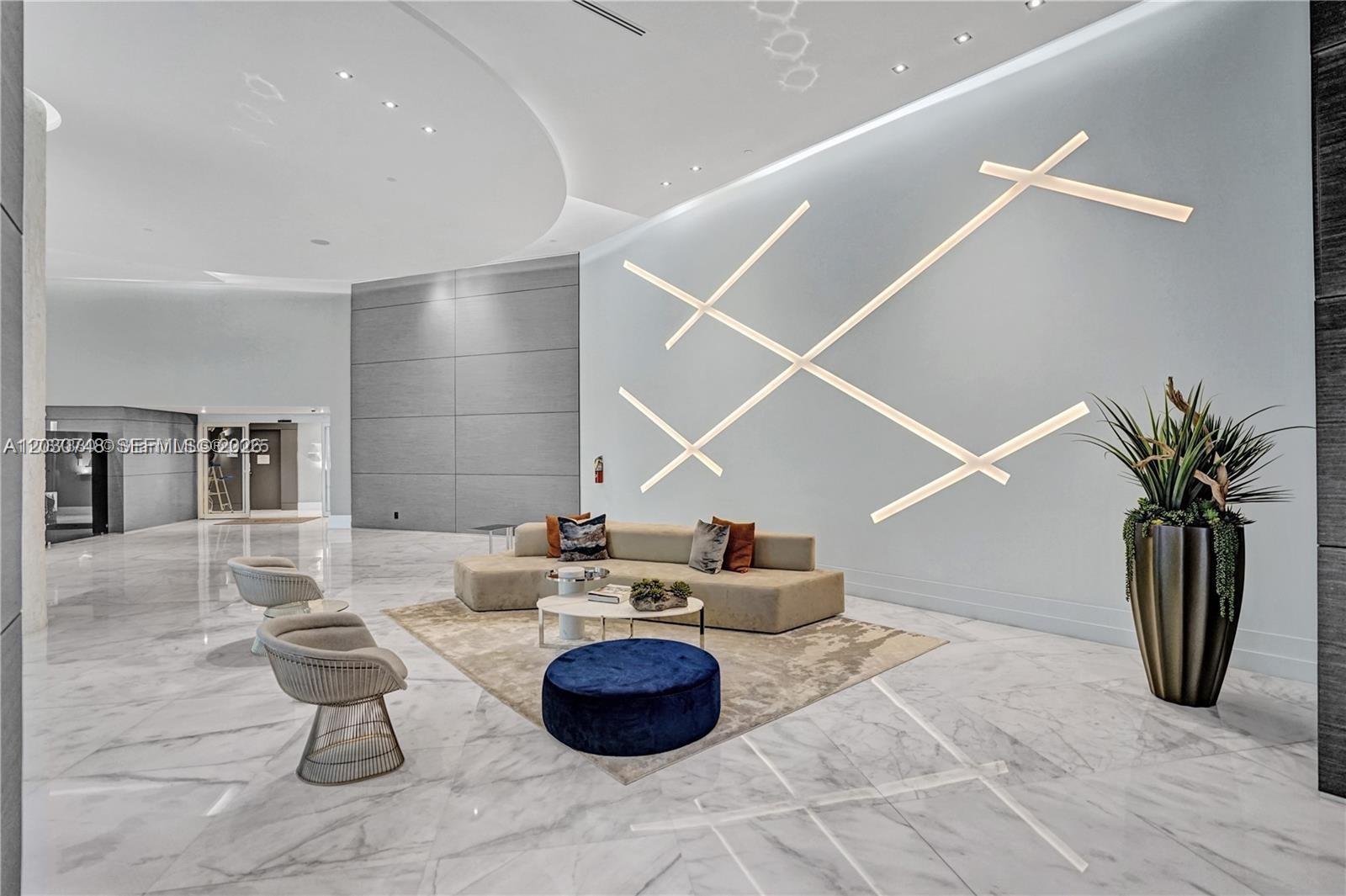 PARC CENTRAL AVENTURA EAS - Residential Lease