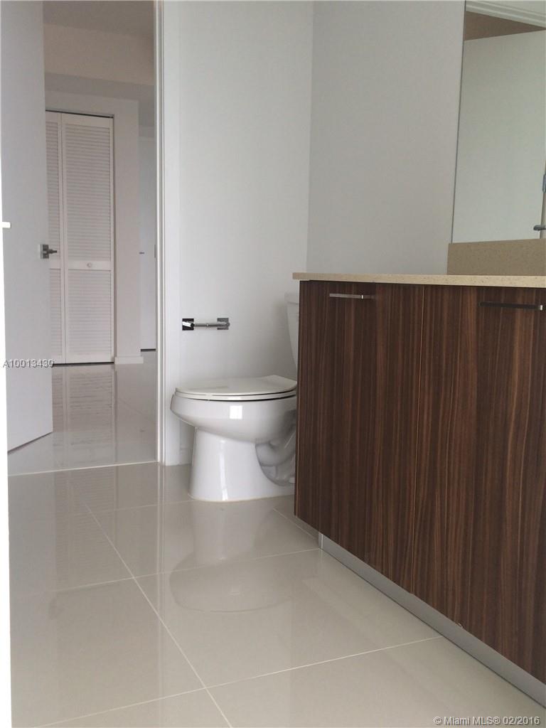 5252 PASEO DOWNTOWN DORAL - Residential Lease