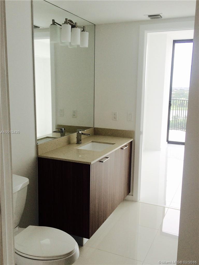 5252 PASEO DOWNTOWN DORAL - Residential Lease