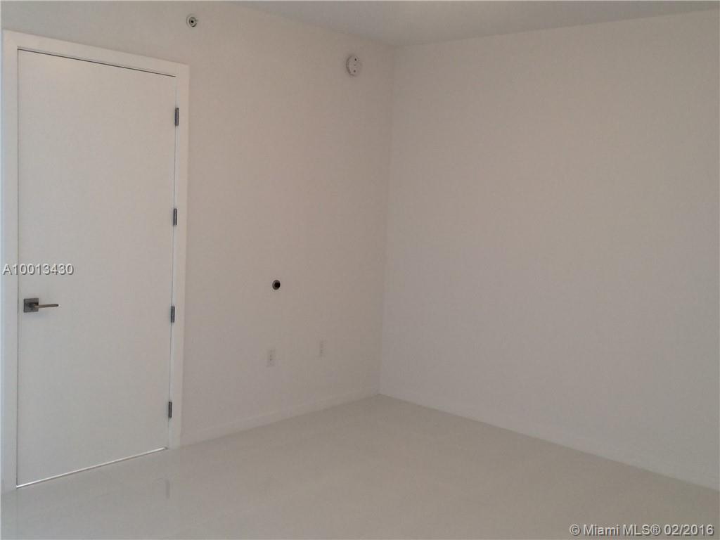 5252 PASEO DOWNTOWN DORAL - Residential Lease