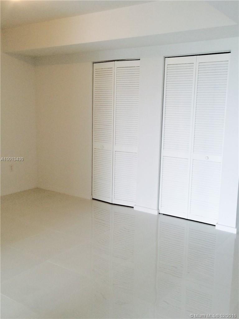 5252 PASEO DOWNTOWN DORAL - Residential Lease