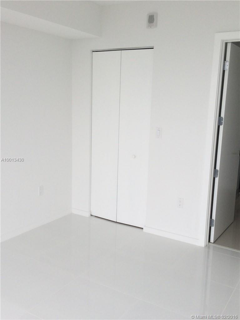 5252 PASEO DOWNTOWN DORAL - Residential Lease
