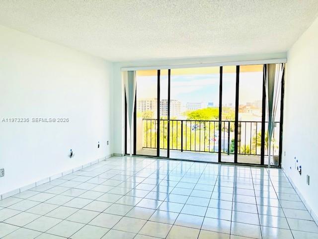 GREENWICH PH I CONDO - Residential