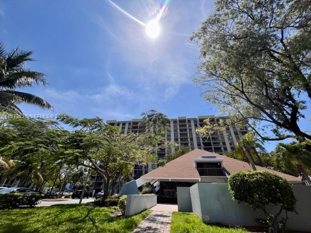 GREENWICH PH I CONDO - Residential