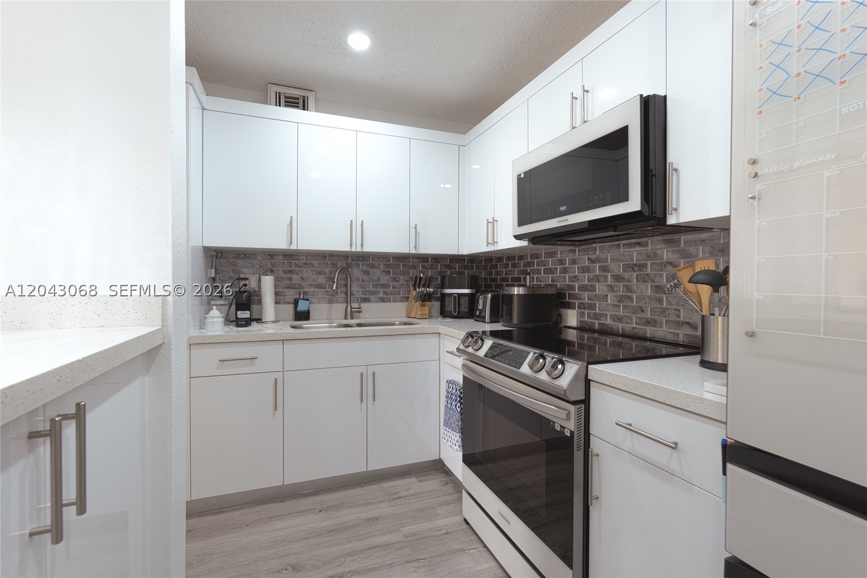 KENDALLWOOD VILLAS CONDO - Residential