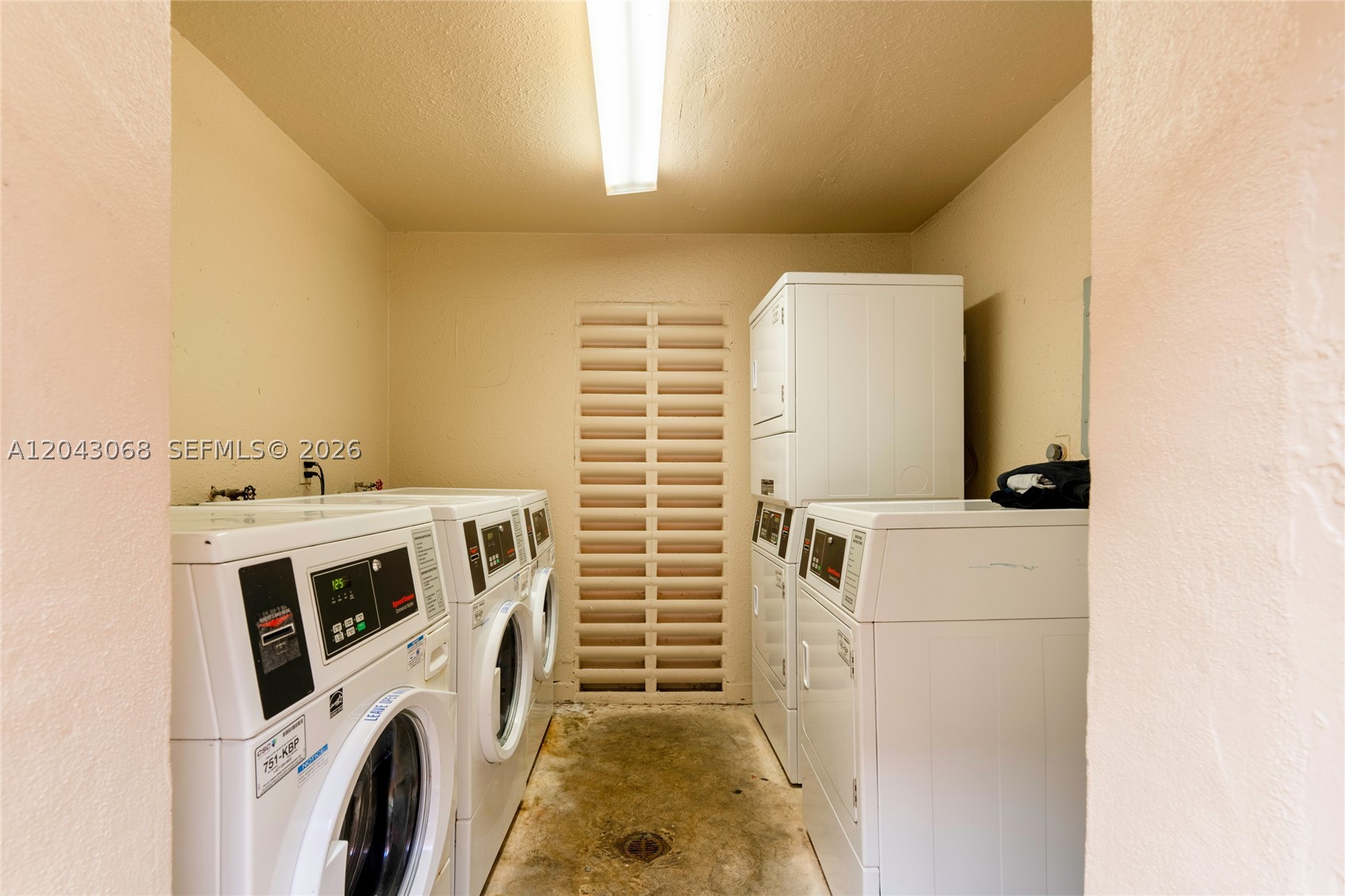 KENDALLWOOD VILLAS CONDO - Residential