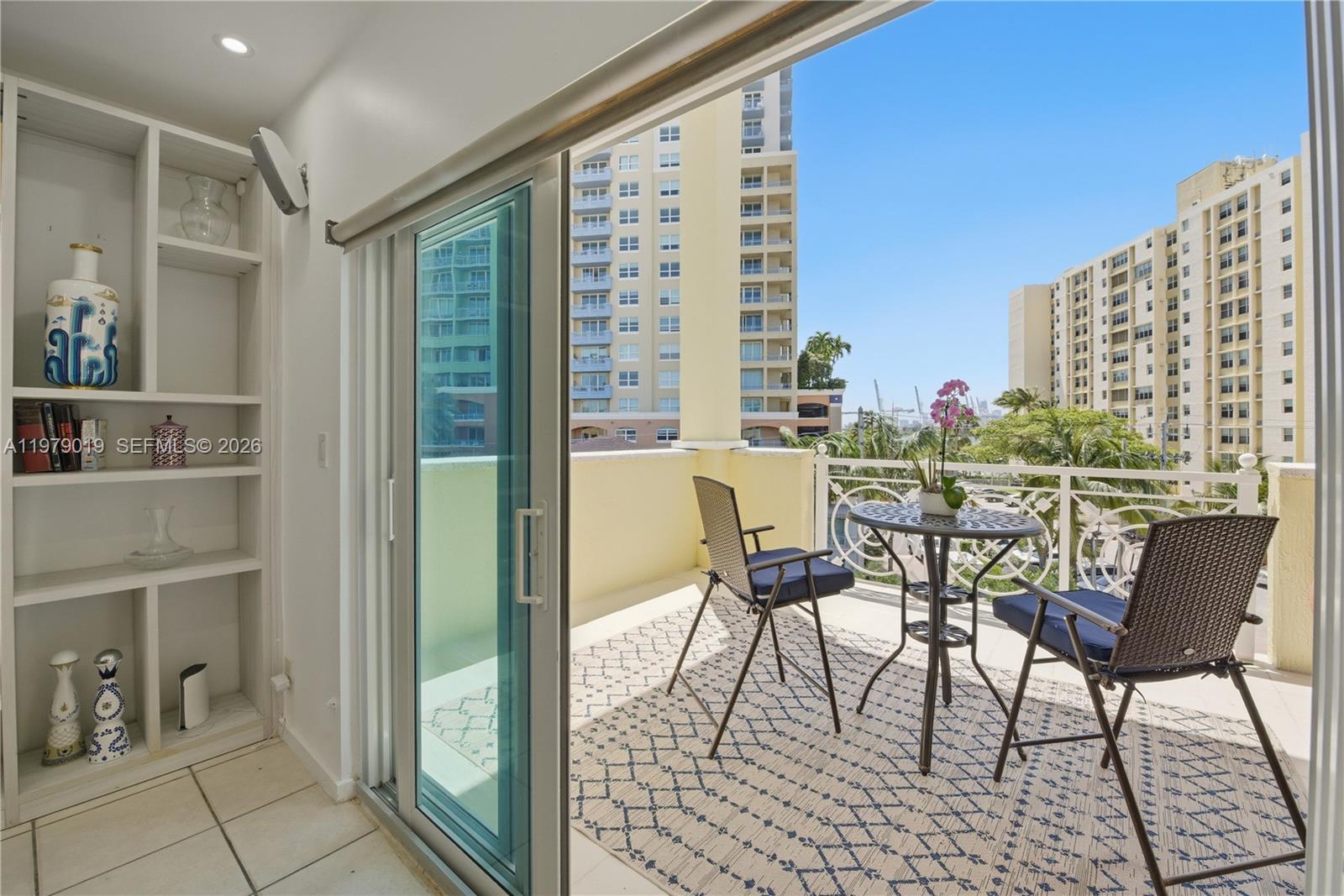 THE COURTS AT SOUTH BEACH - Residential