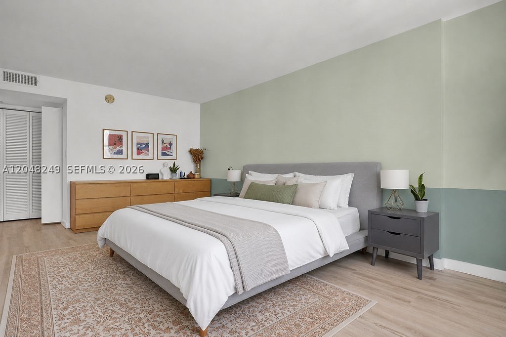 BRICKELL PLACE CONDO - Residential