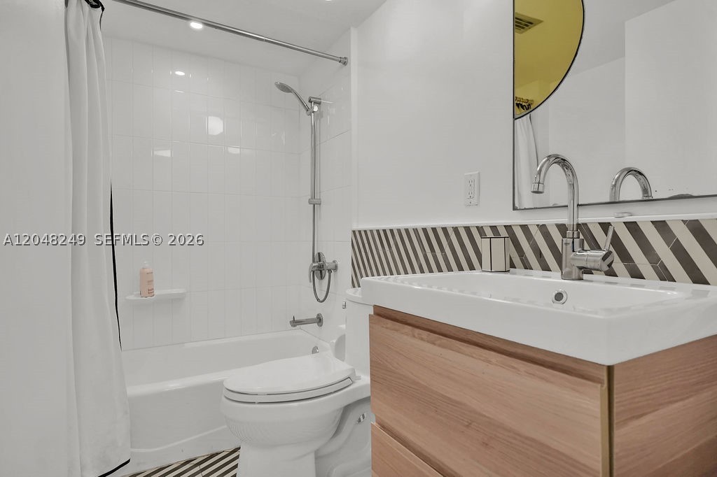 BRICKELL PLACE CONDO - Residential