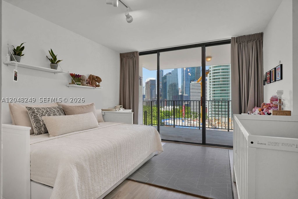 BRICKELL PLACE CONDO - Residential