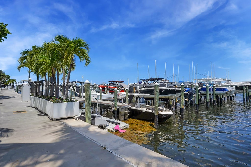 BRICKELL PLACE CONDO - Residential