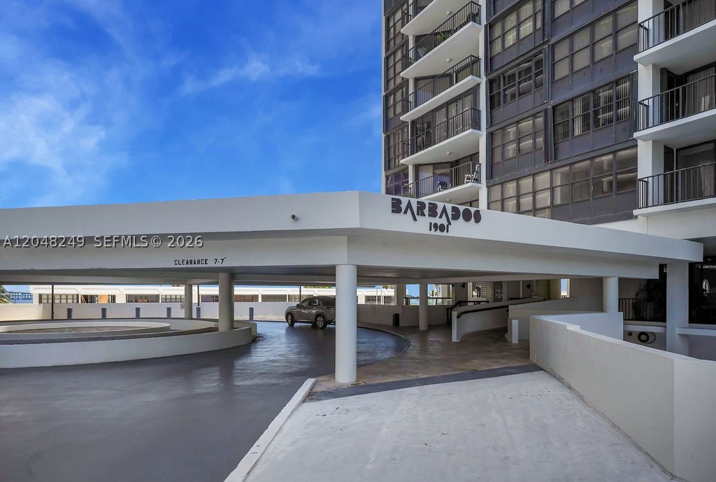 BRICKELL PLACE CONDO - Residential
