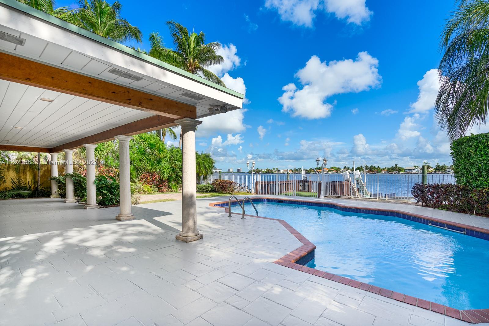 BISCAYNE POINT - Residential