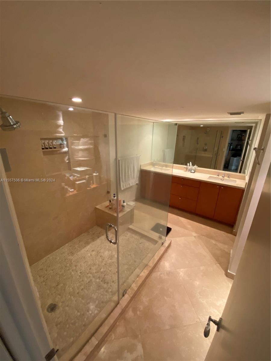 TOWERS OF KEY BISCAYNE CO - Residential Lease