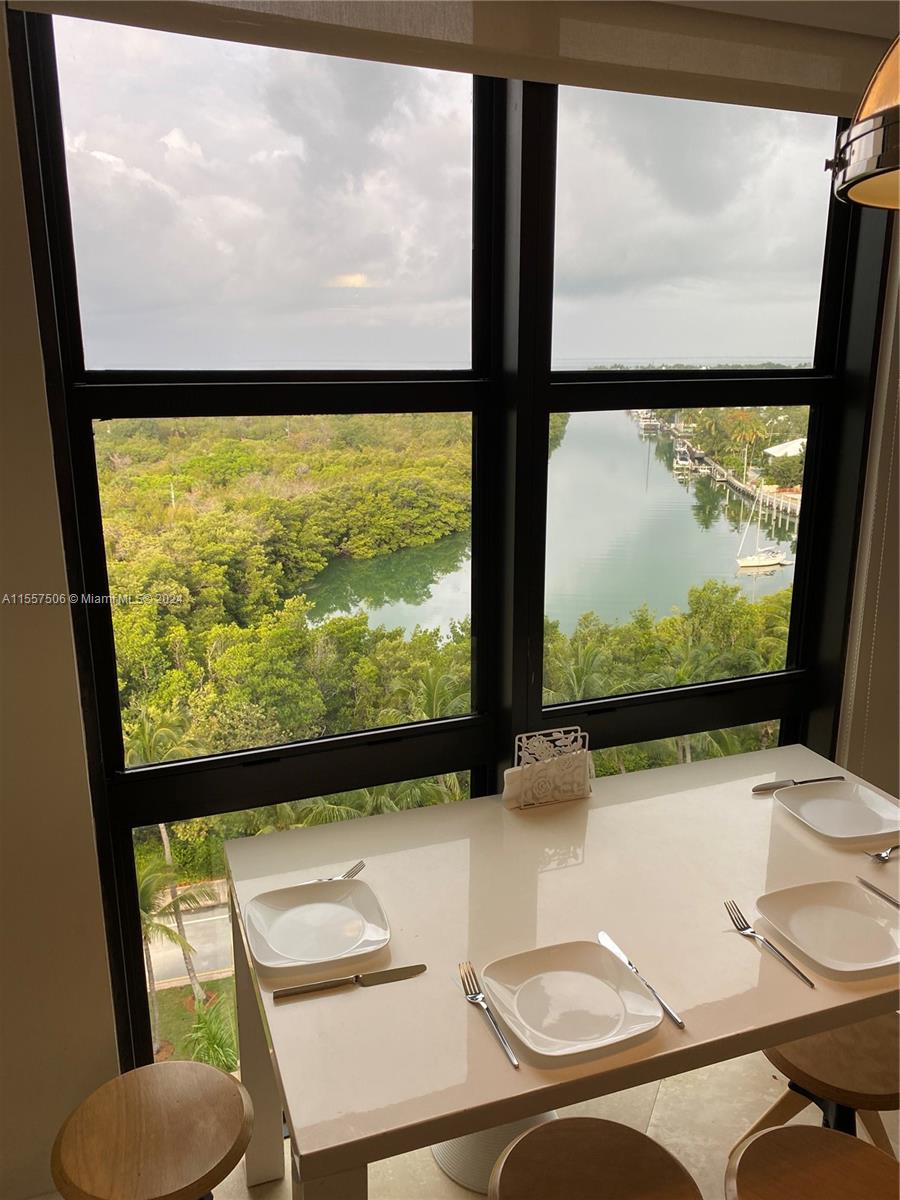 TOWERS OF KEY BISCAYNE CO - Residential Lease