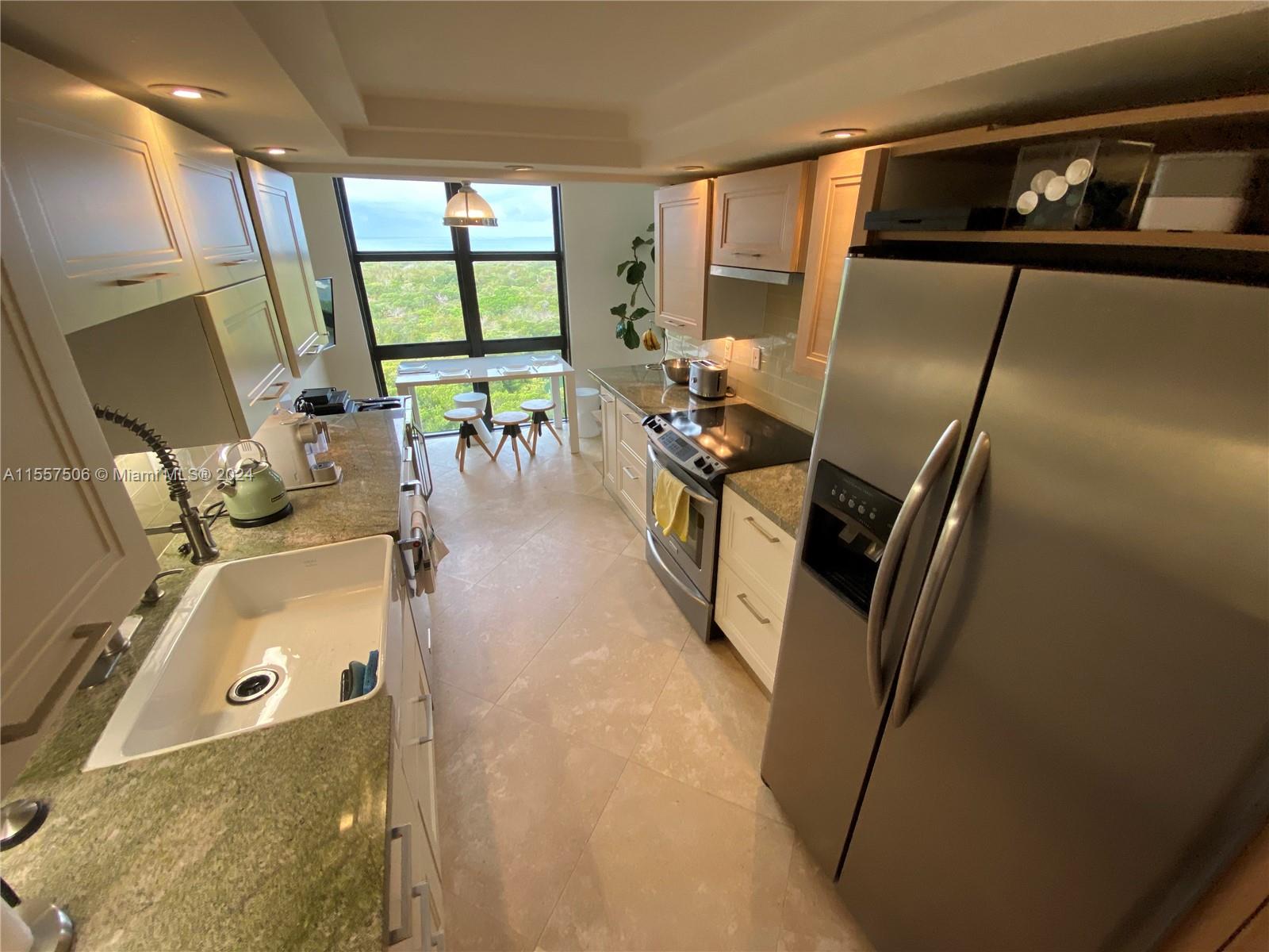 TOWERS OF KEY BISCAYNE CO - Residential Lease