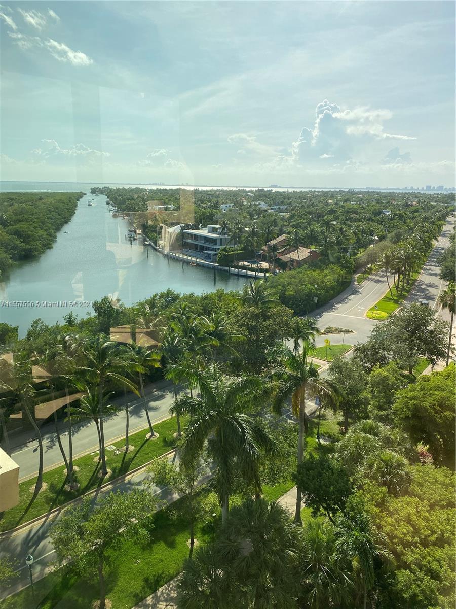 TOWERS OF KEY BISCAYNE CO - Residential Lease
