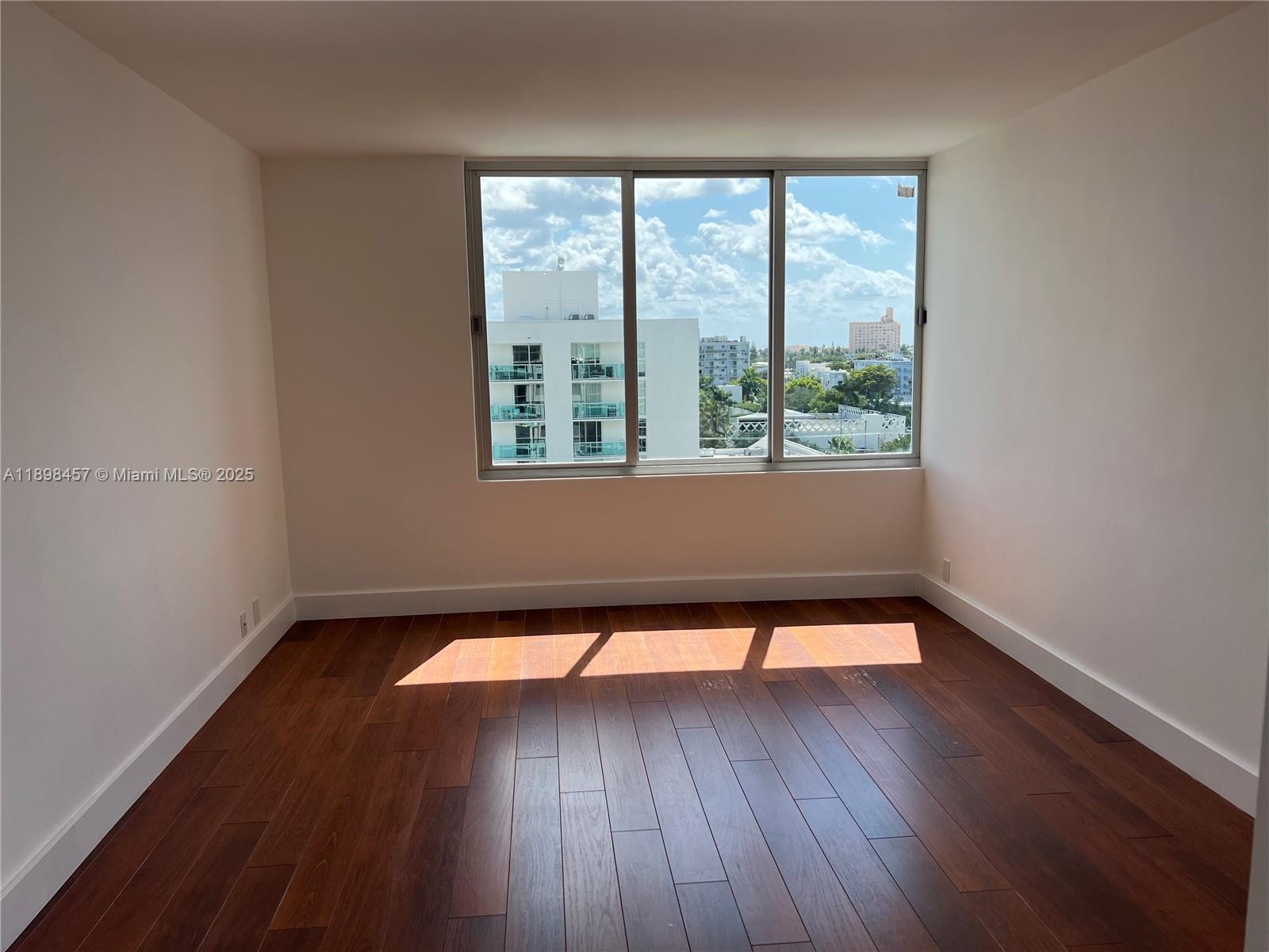 MIRADOR 1000 CONDO - Residential