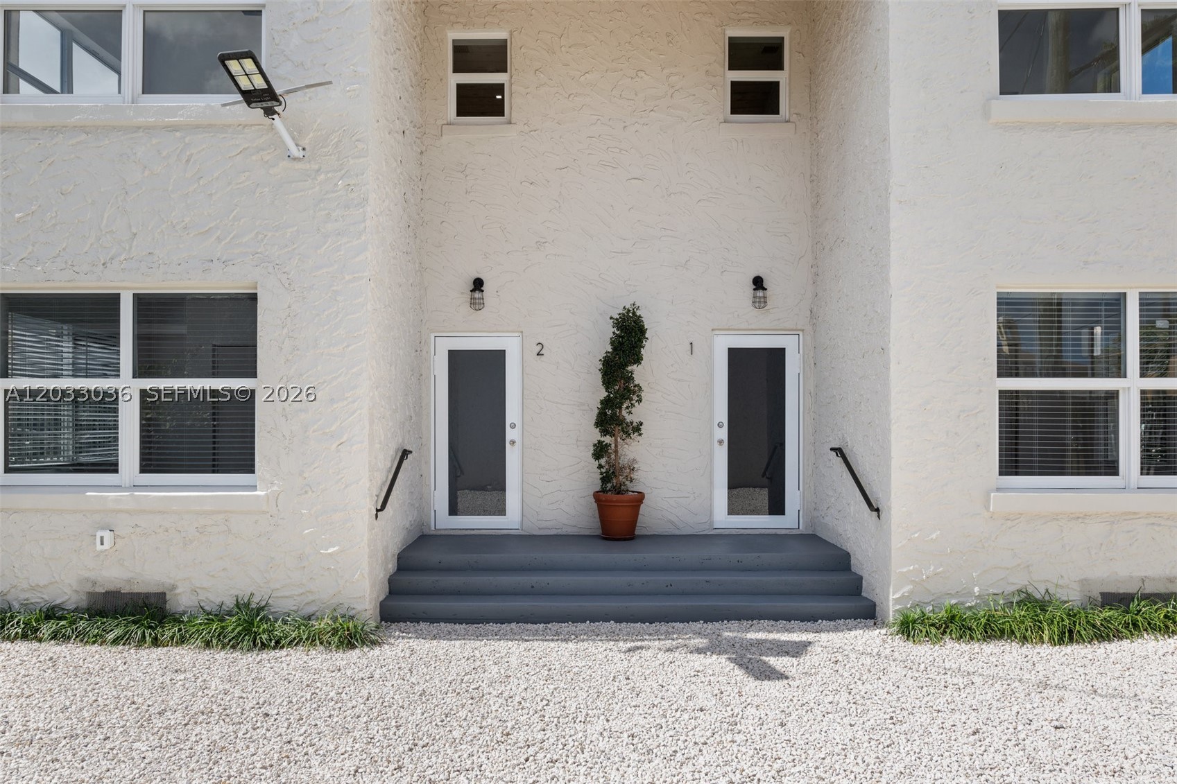 LAWRENCE ESTATES LAND CO - Residential Lease
