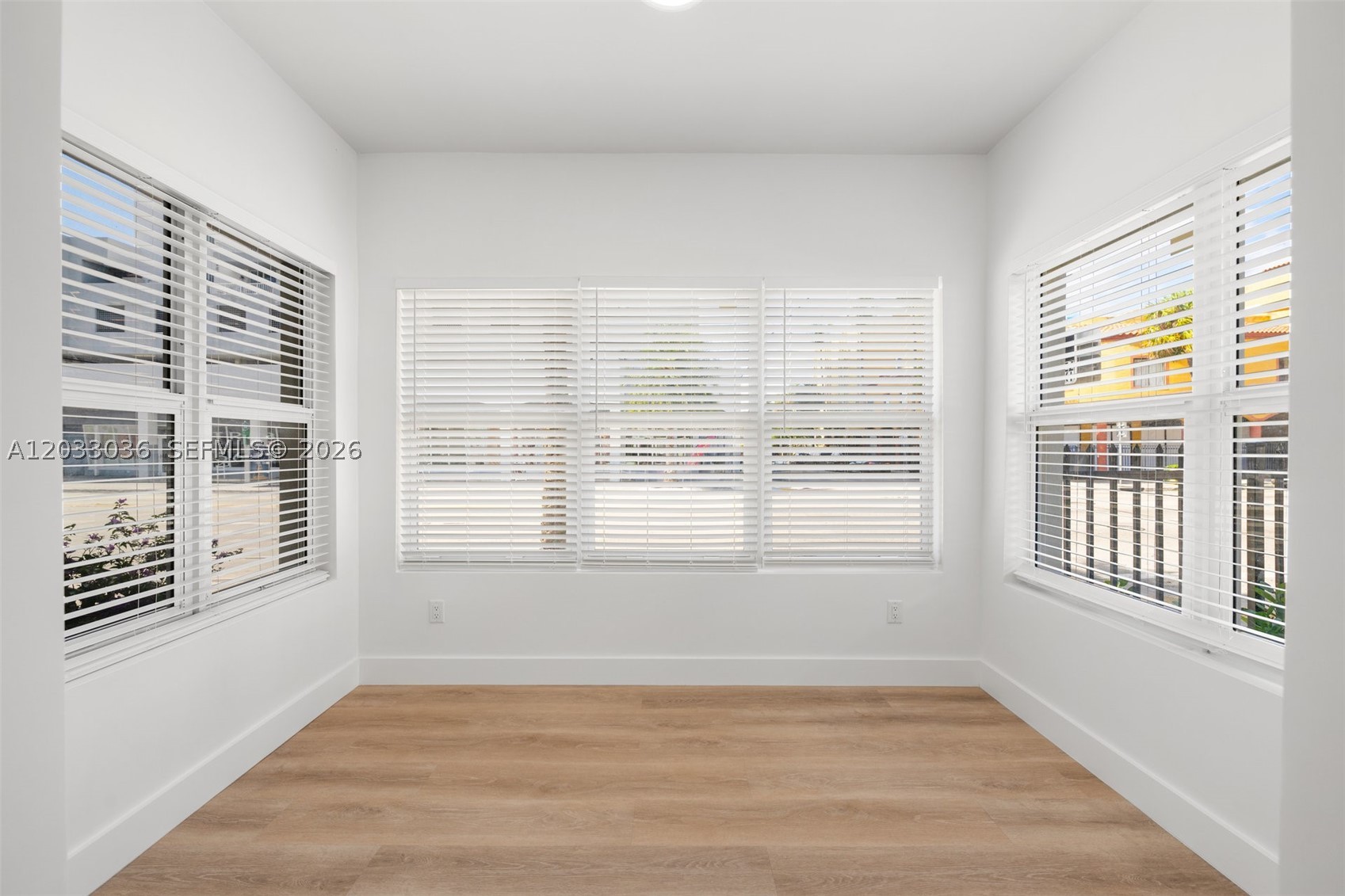 LAWRENCE ESTATES LAND CO - Residential Lease