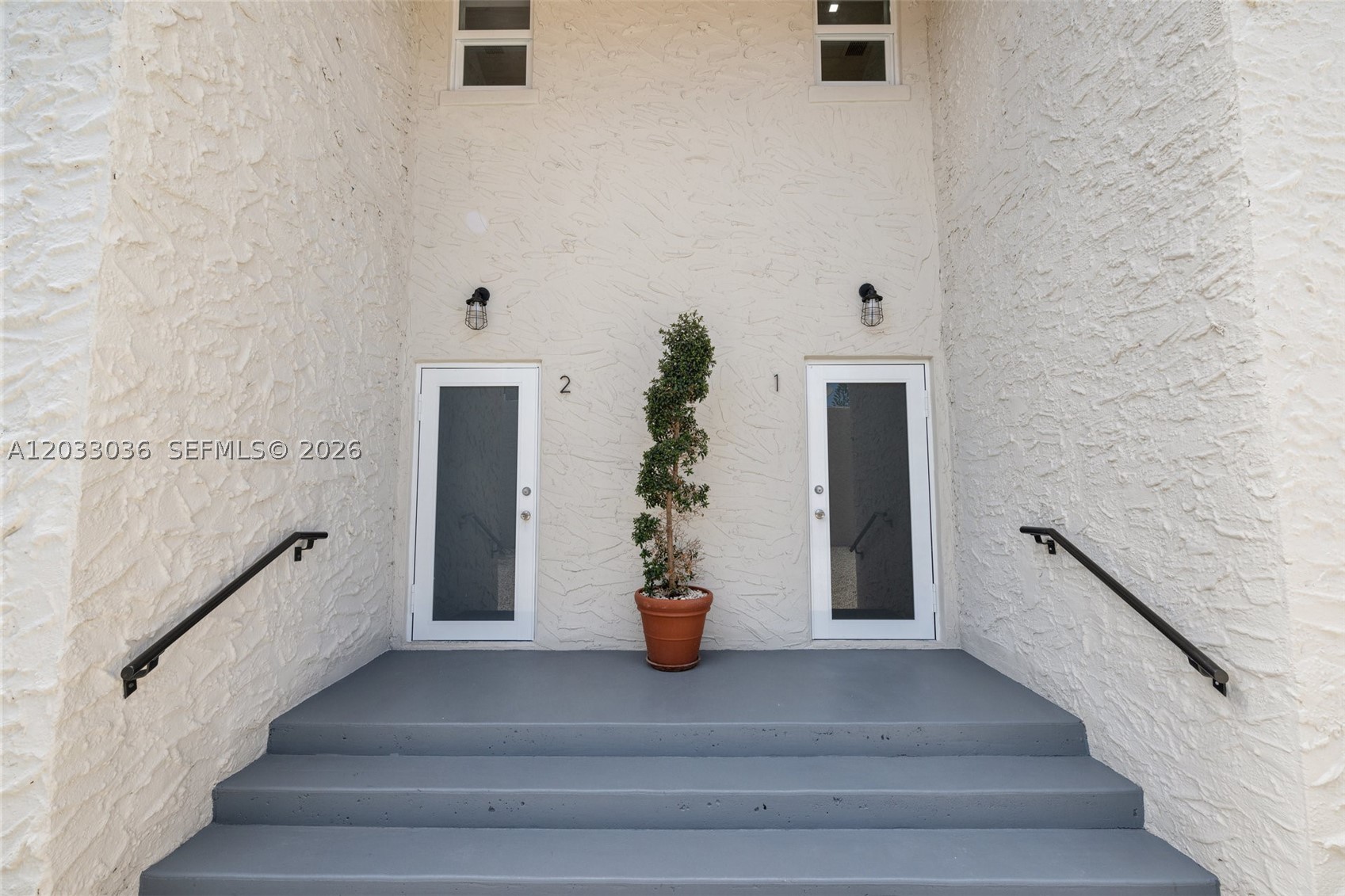 LAWRENCE ESTATES LAND CO - Residential Lease