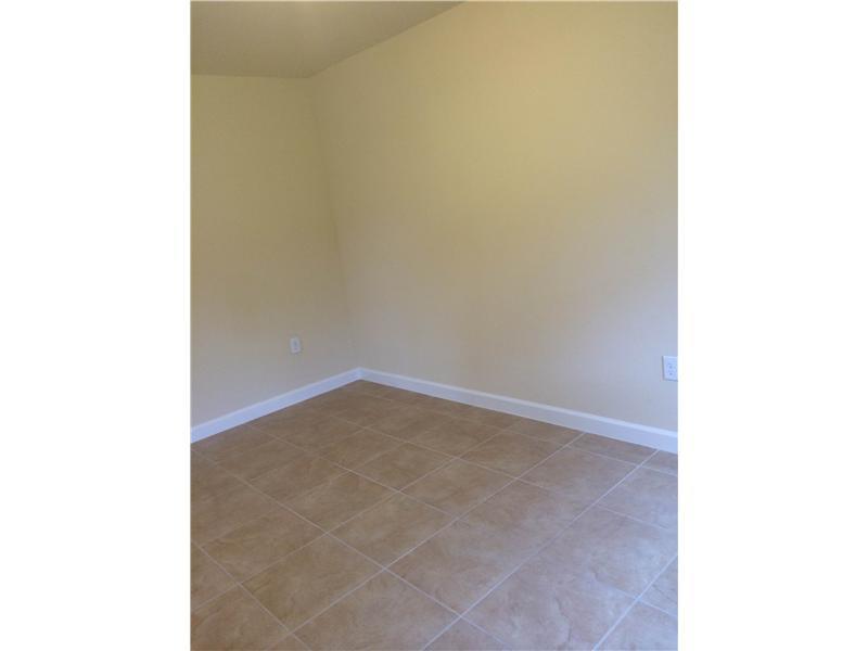 THE COURTS AT BAYSHORE I - Residential Lease