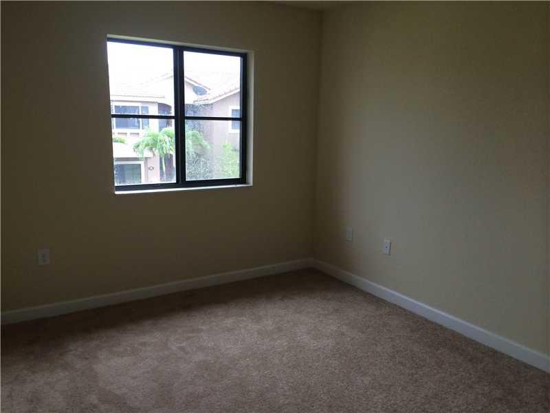 THE COURTS AT BAYSHORE I - Residential Lease