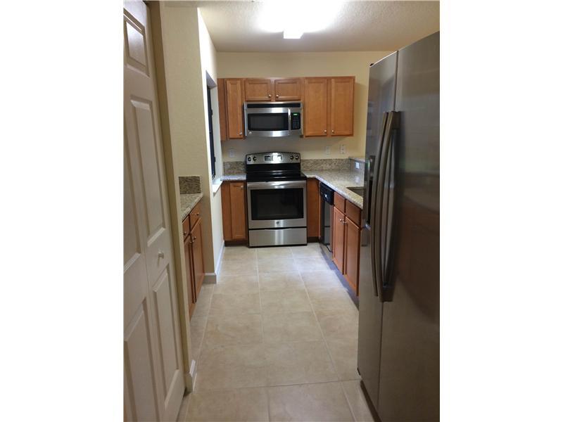 THE COURTS AT BAYSHORE I - Residential Lease
