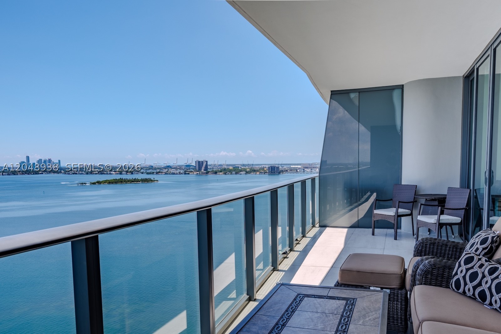 ONE PARAISO CONDO - Residential