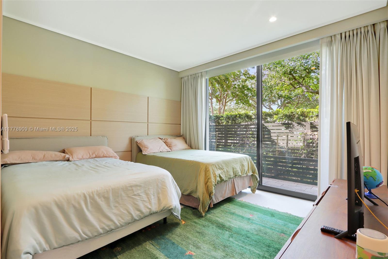 MIAMI SHORES SEC 1 AMD - Residential