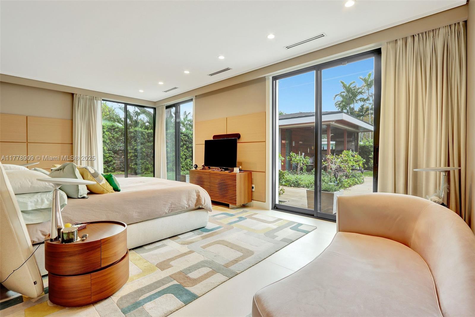 MIAMI SHORES SEC 1 AMD - Residential