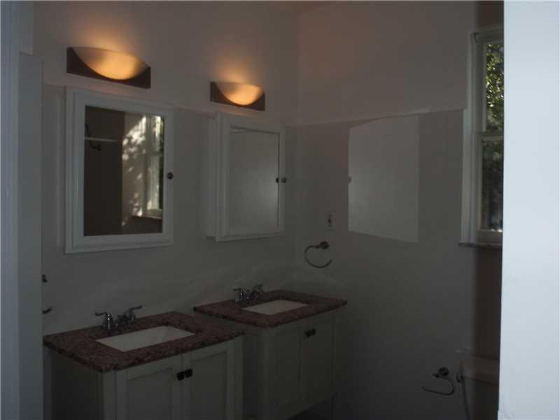 24 53 41 BILTMORE SUB - Residential Lease