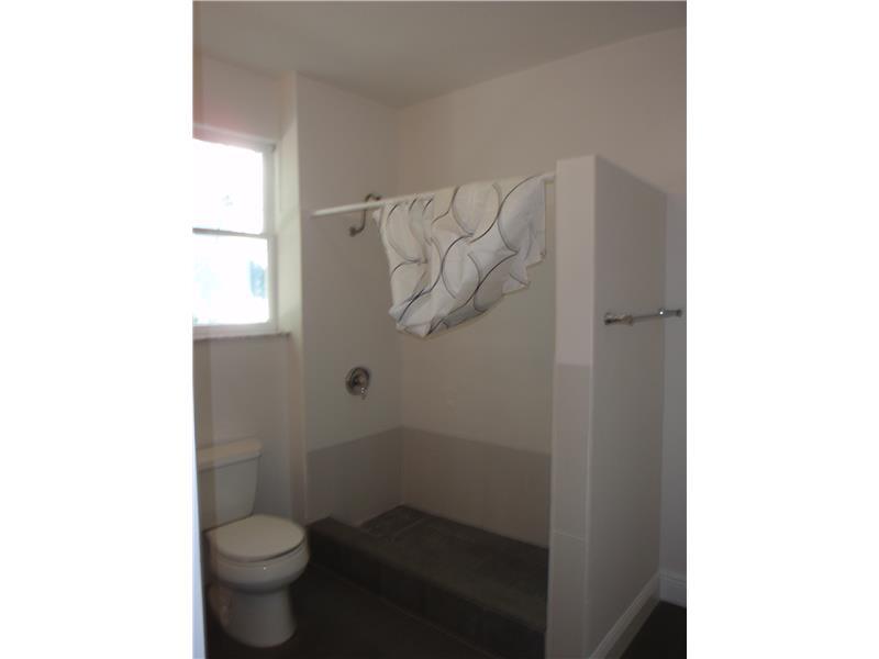 24 53 41 BILTMORE SUB - Residential Lease