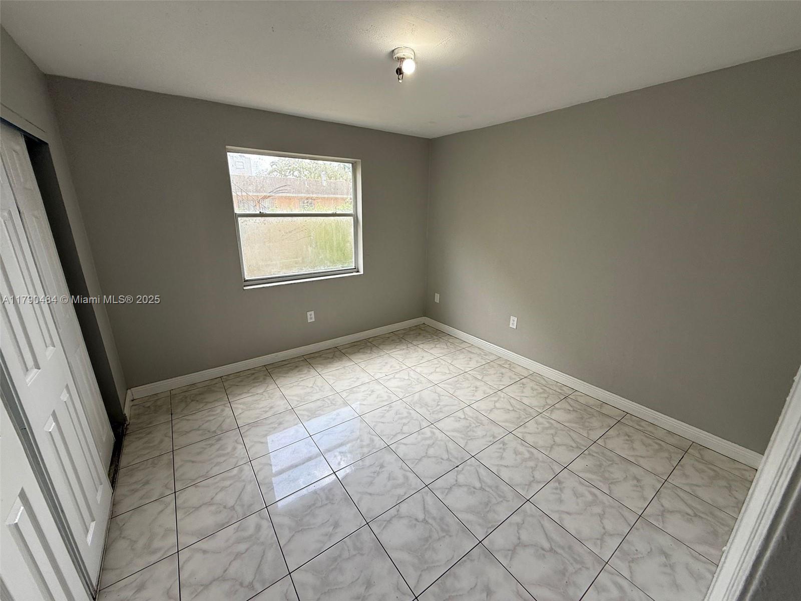 GREAT UNIT FOR RENT IN MIAMI! 2 BEDS 1 BATH, EXCELLENT LOCATION AND READY TO MOVE IN, SCHEDULE A SHOWING AND RENT IT TODAY! ** 2 month to move in **