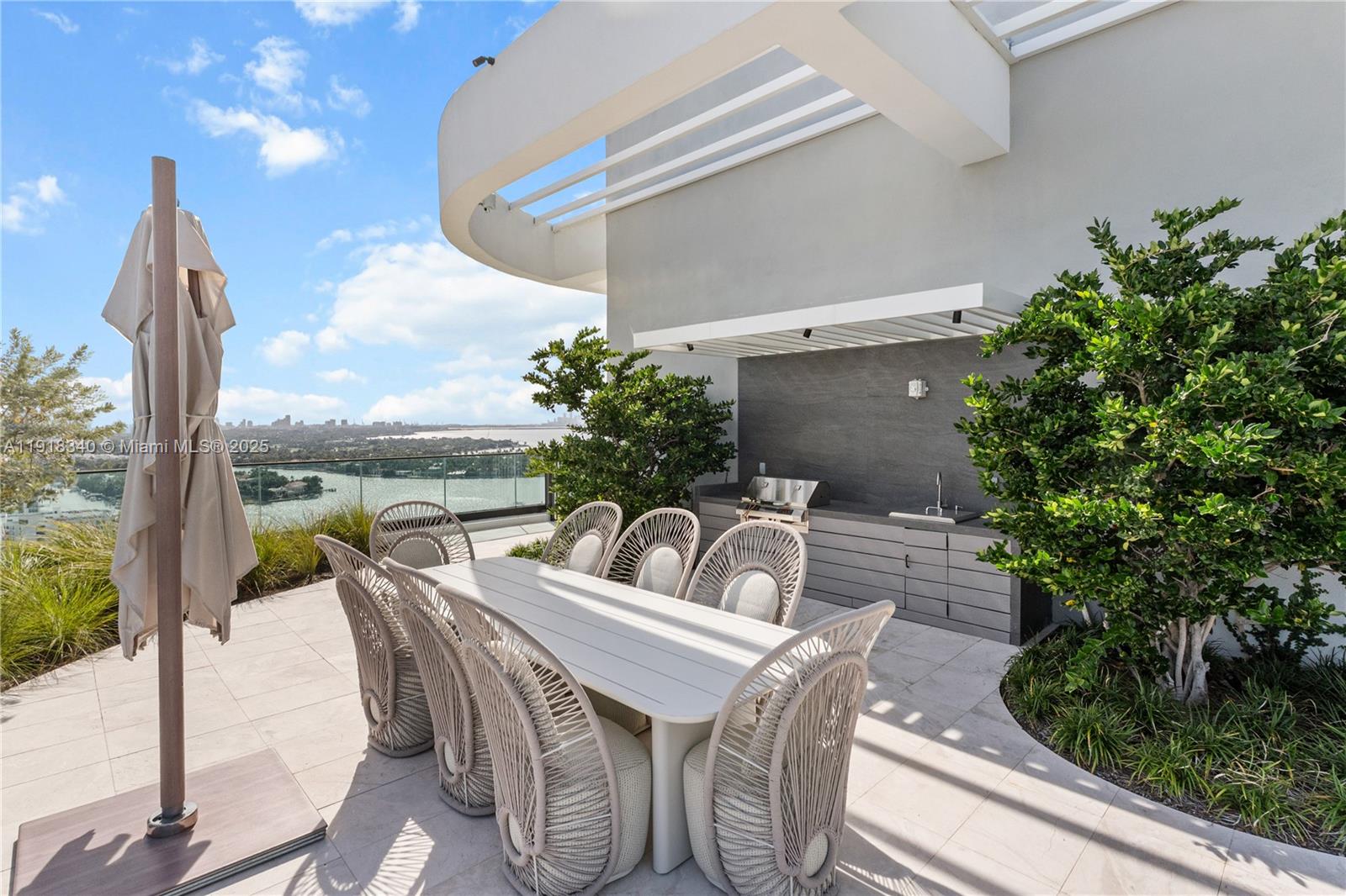 72 PARK - Residential