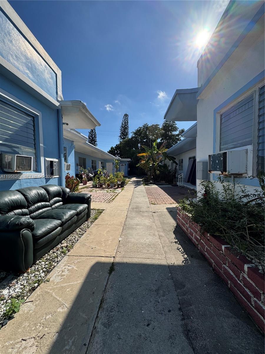 BISCAYNE BCH SUB - Residential Income