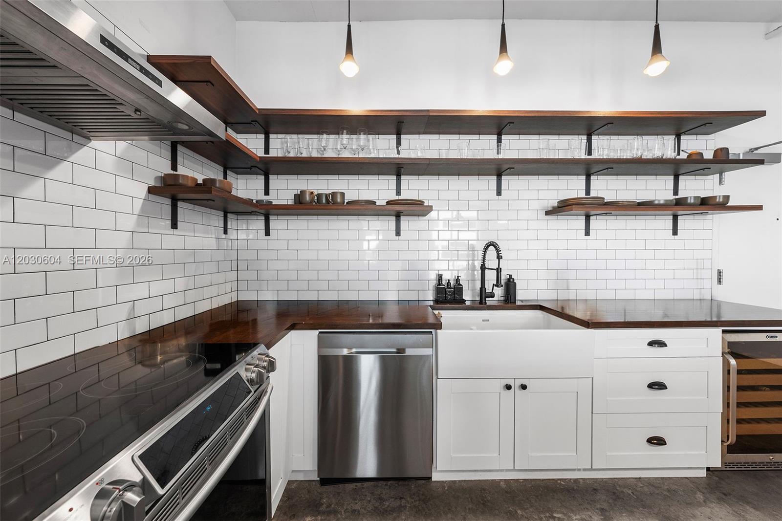 THE YORKER CONDO - Residential