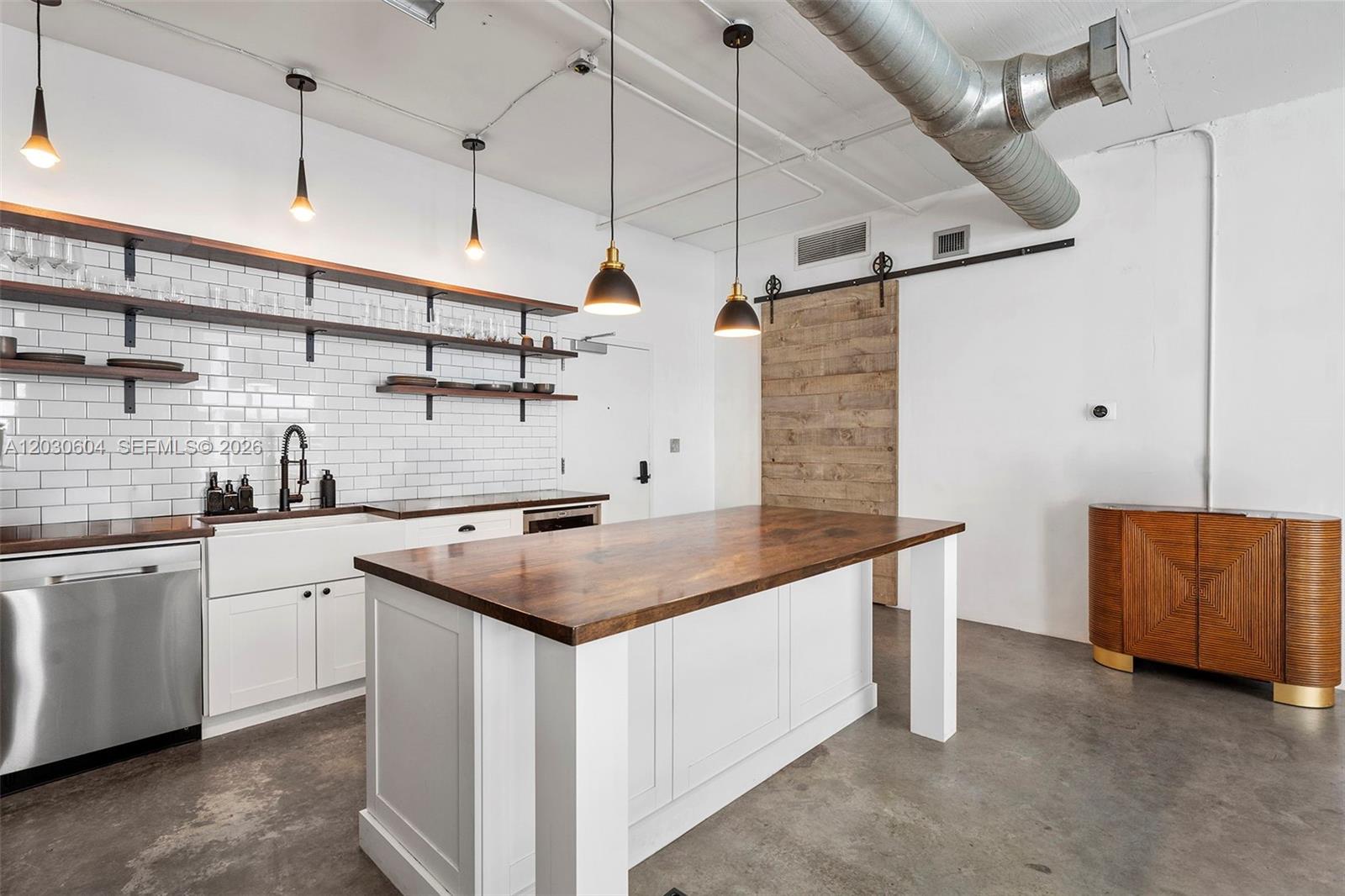 THE YORKER CONDO - Residential