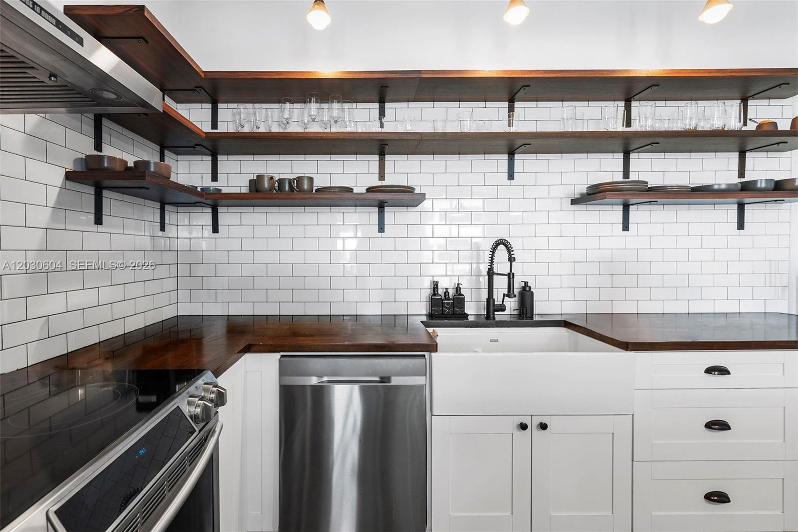 THE YORKER CONDO - Residential