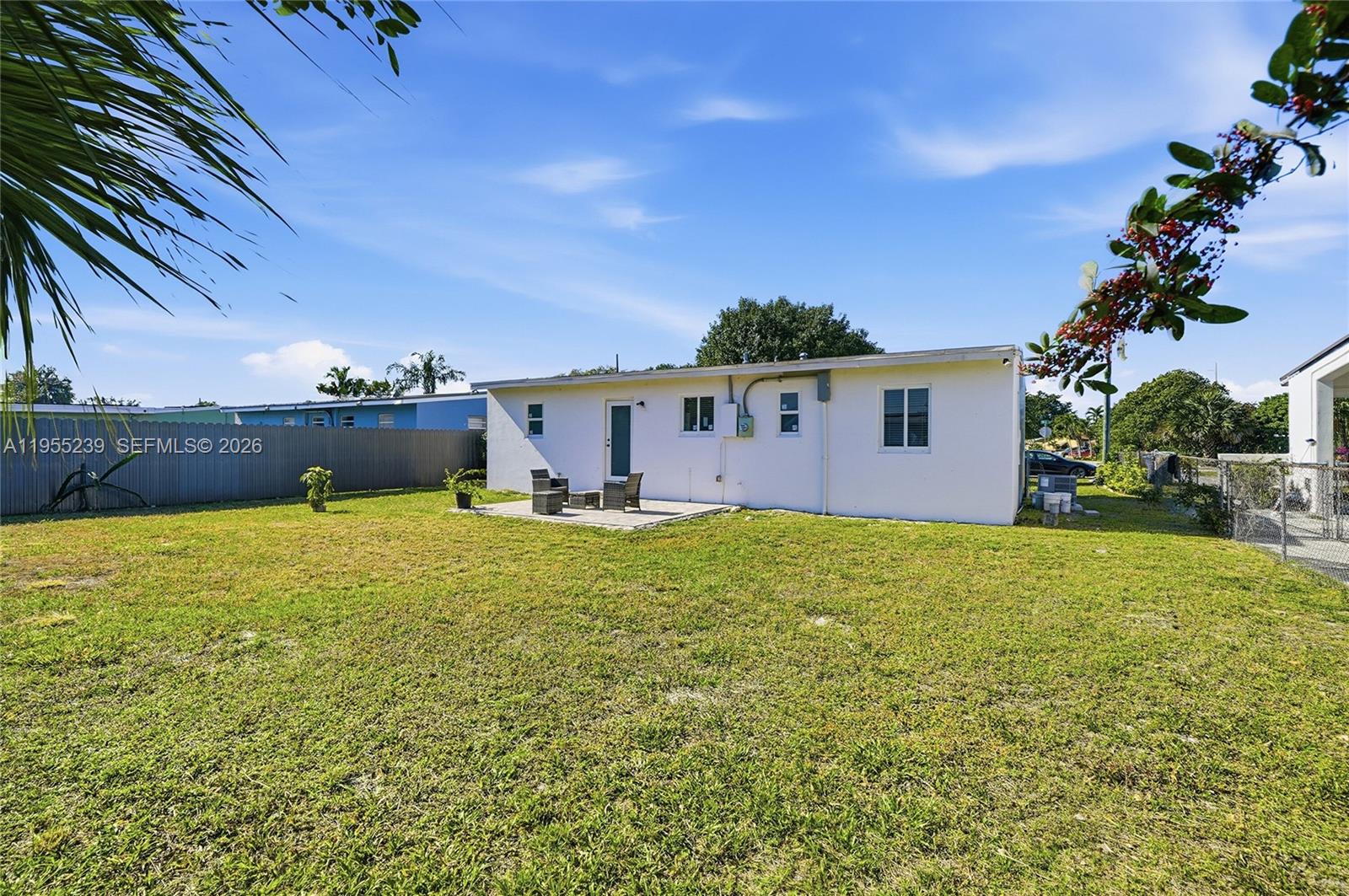 LAUDERDALE MANORS ADD REV - Residential