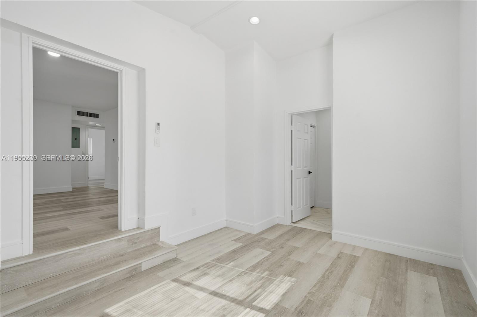 LAUDERDALE MANORS ADD REV - Residential