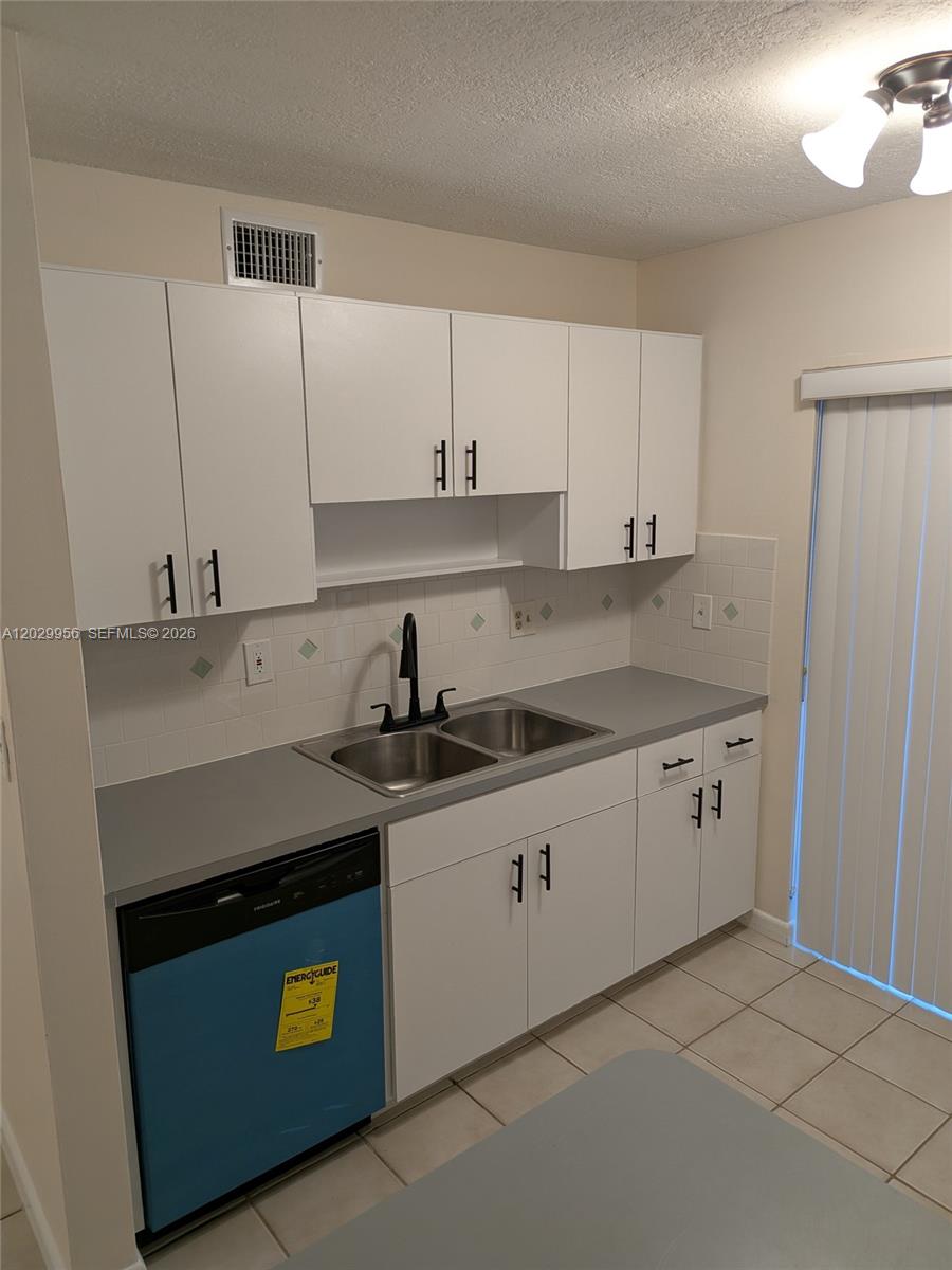 IMAGES OF KENDALL CONDO - Residential