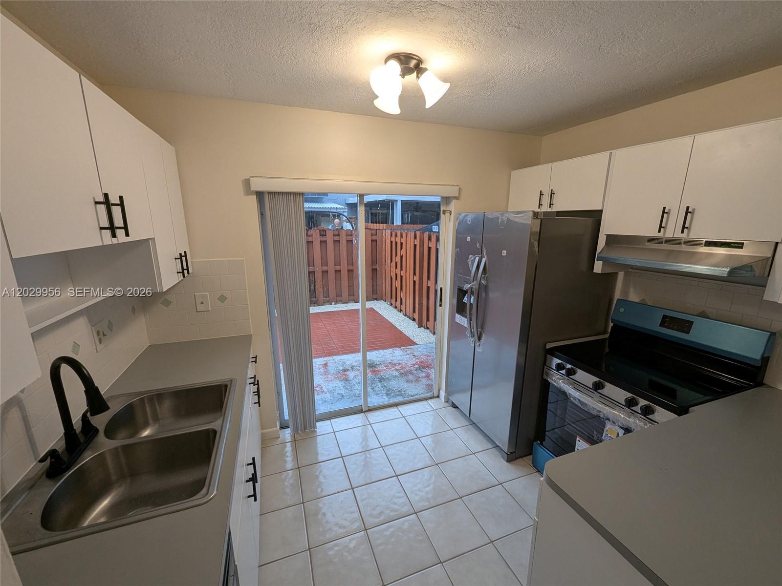 IMAGES OF KENDALL CONDO - Residential